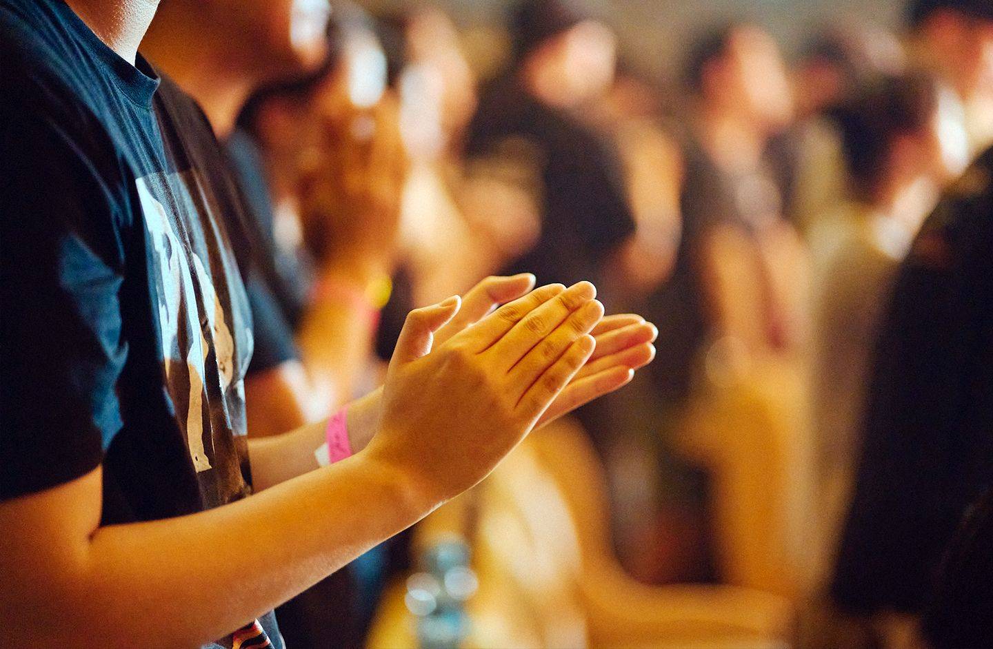 Picture of worshippers in a Korean church
